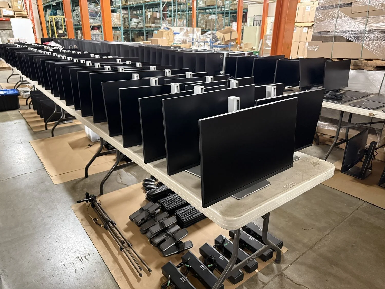AD HENNICK AUCTION ELECTRONICS & FURNITURE (1)