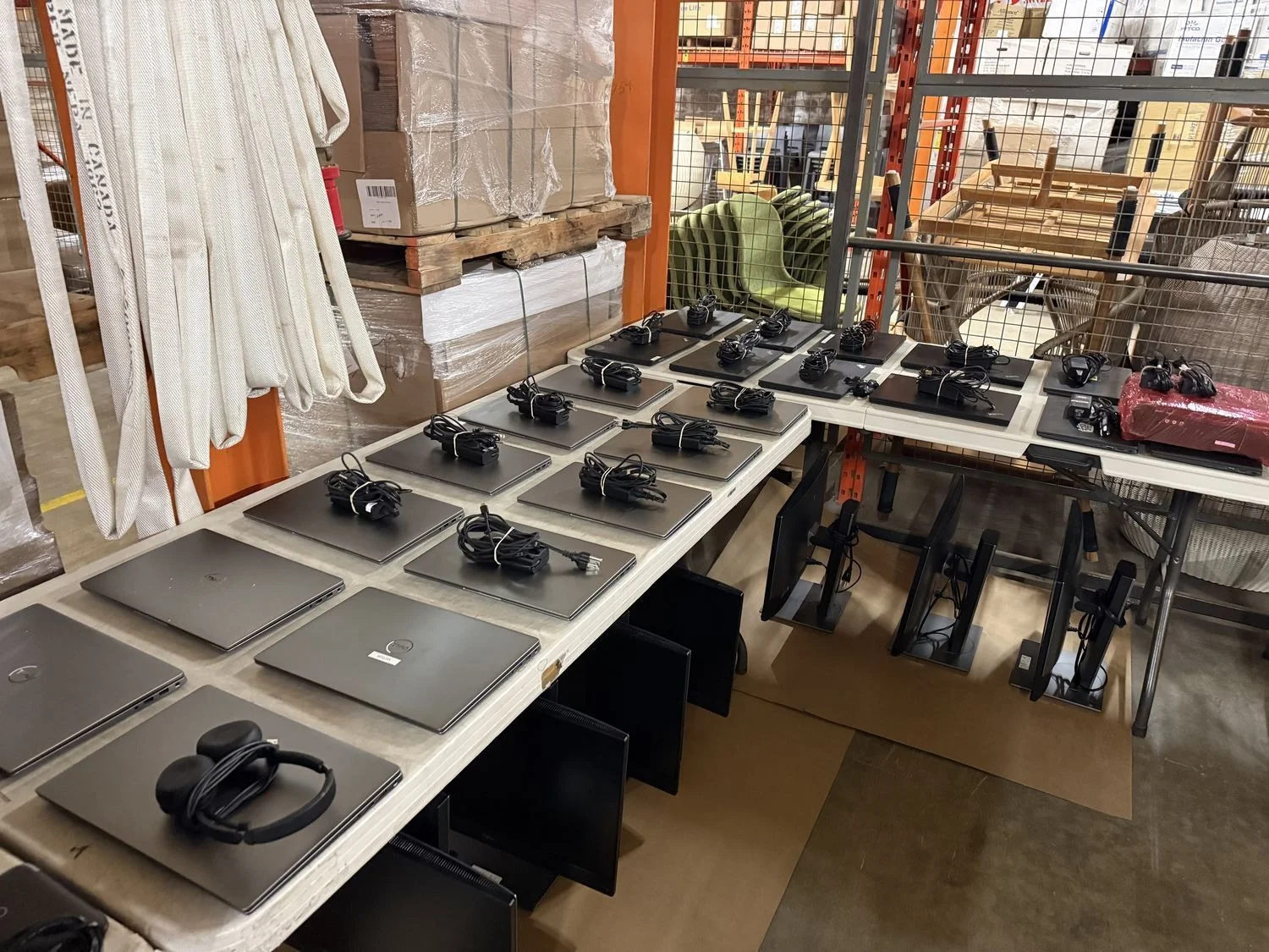 AD HENNICK AUCTION ELECTRONICS & FURNITURE (3)